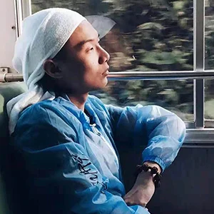 李奕博